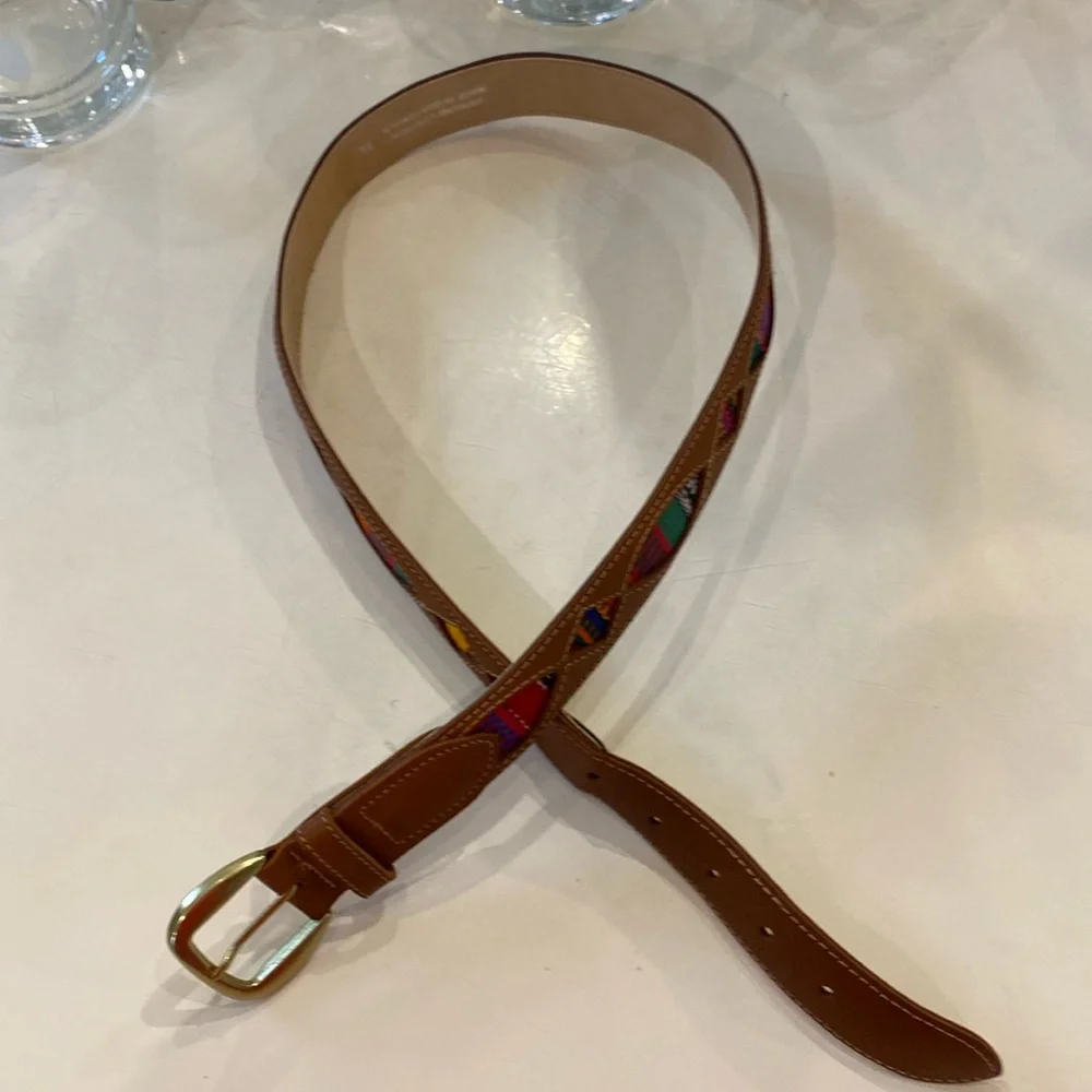 Ladies Leather Belt w/Embroidery Design.  Size XL.‎  38” Long.